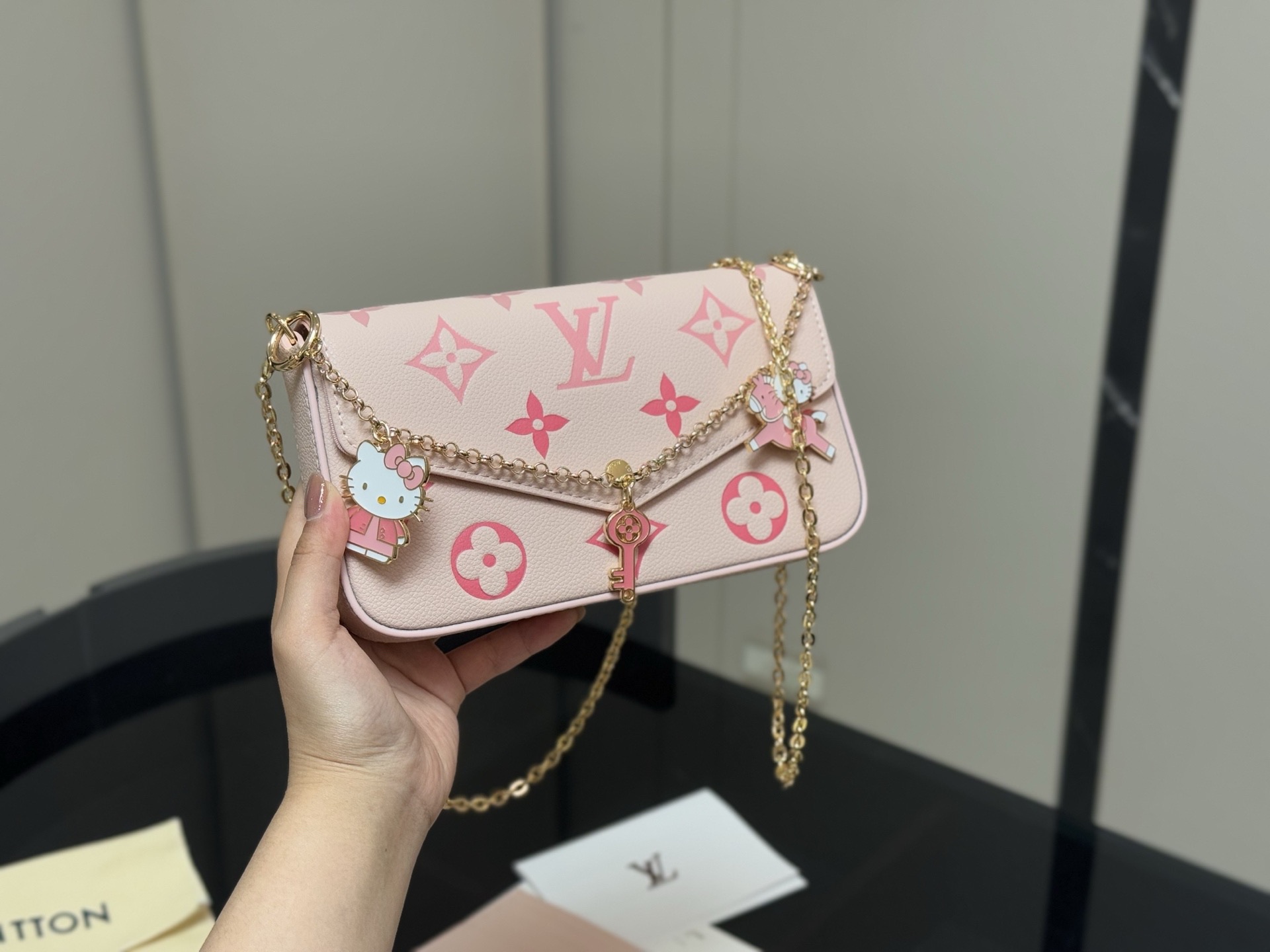 LV Felicie Pochette