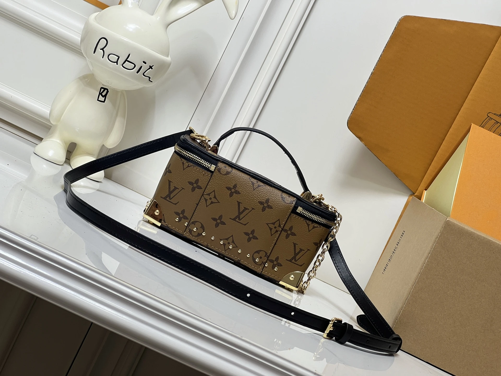 VANITY POUCH TRUNK