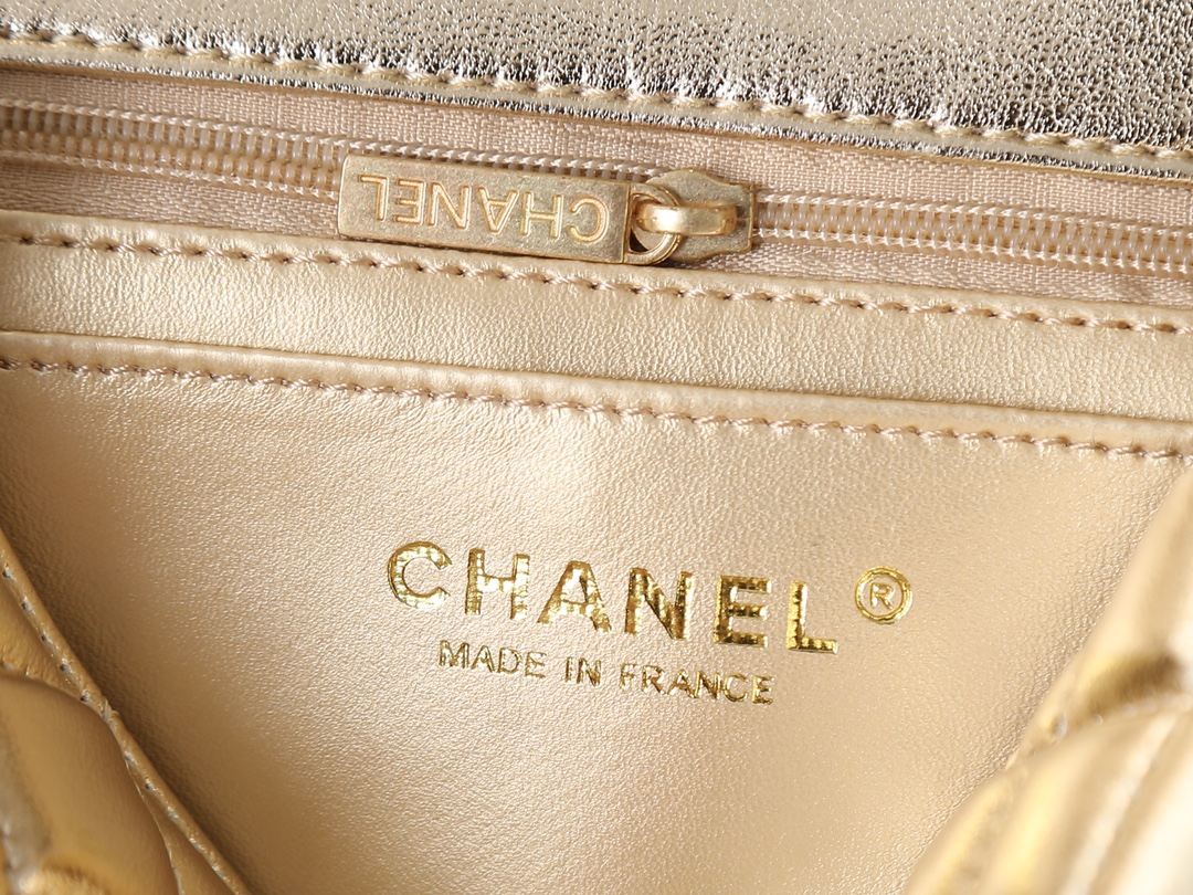 Chanel 25B Classic Flap