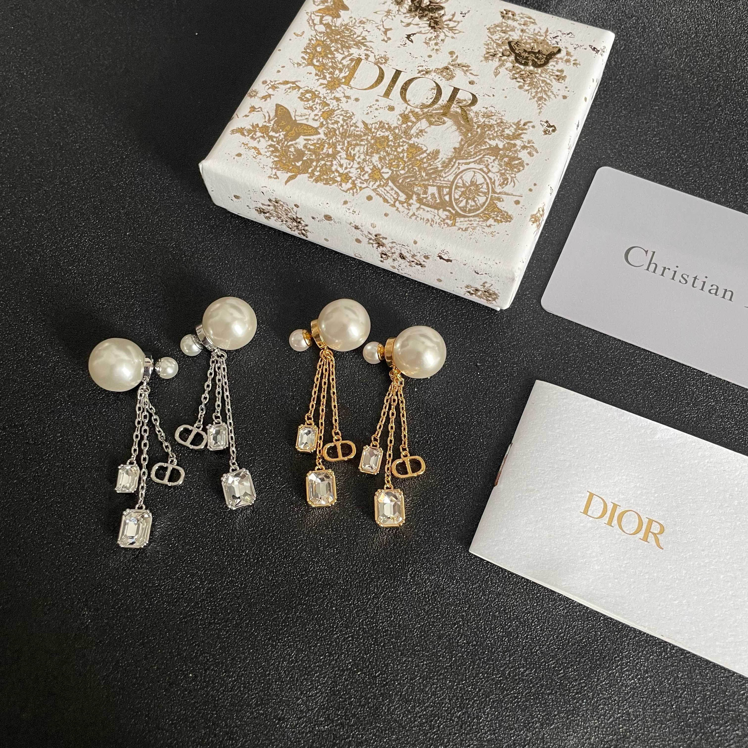 DIOR EARRING 75