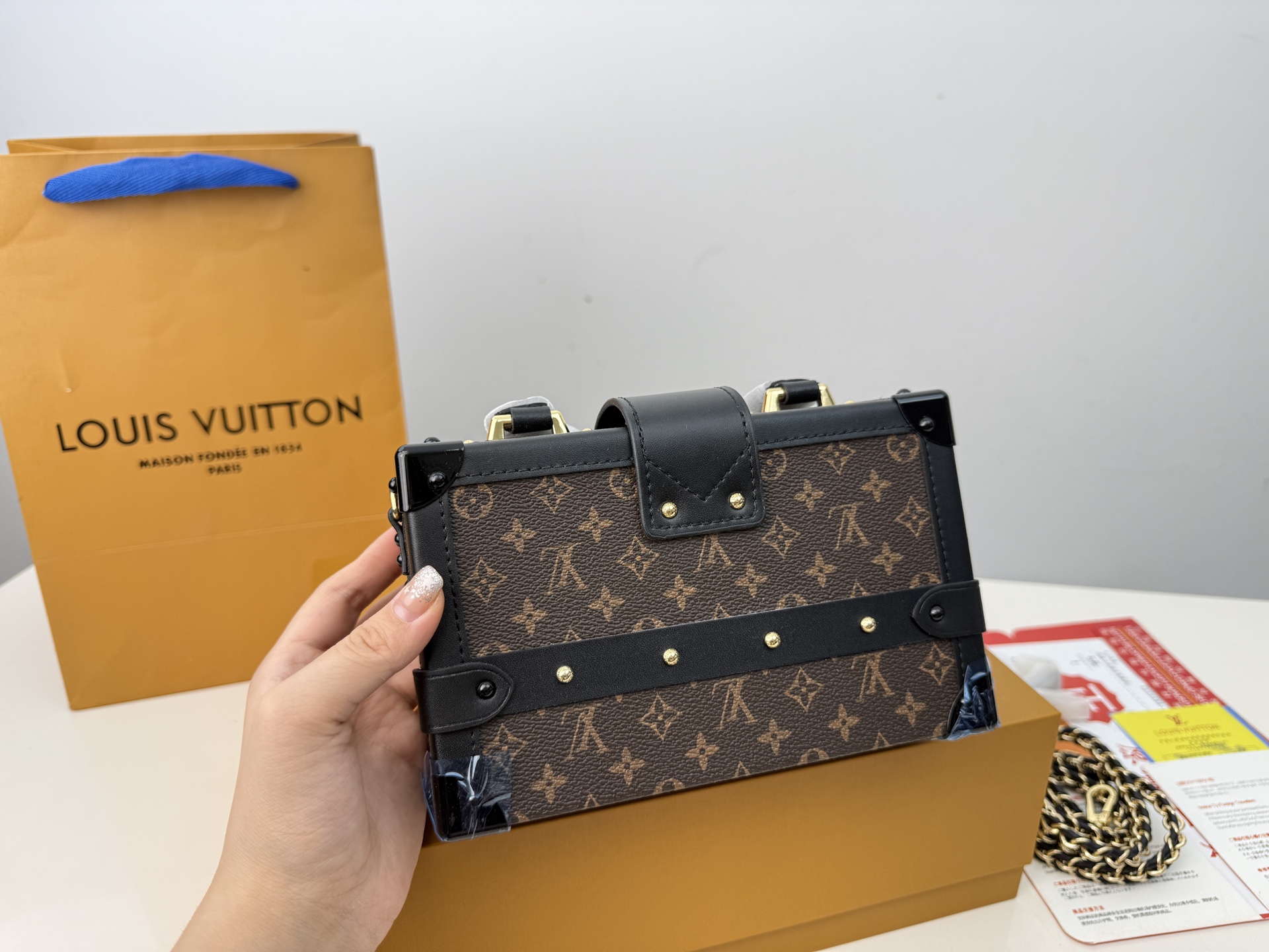 LV SOFT TRUNK