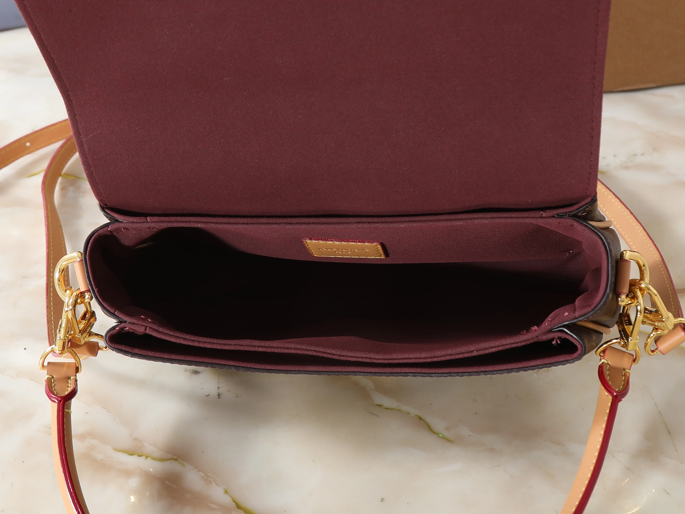 LV Pochette Métis Soft