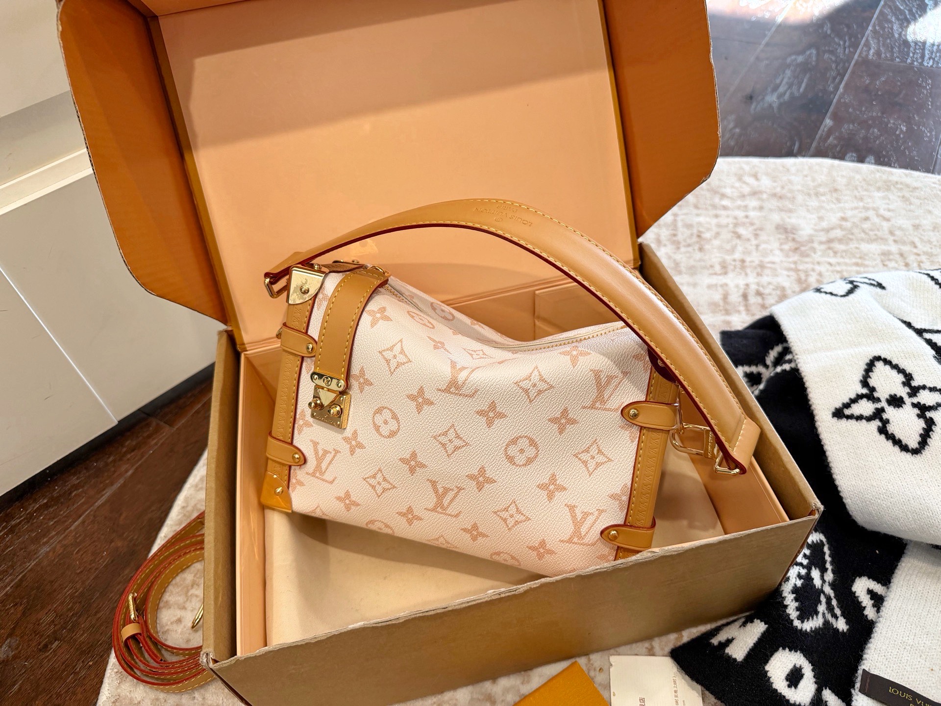 LV 26ss Ski Side trunk