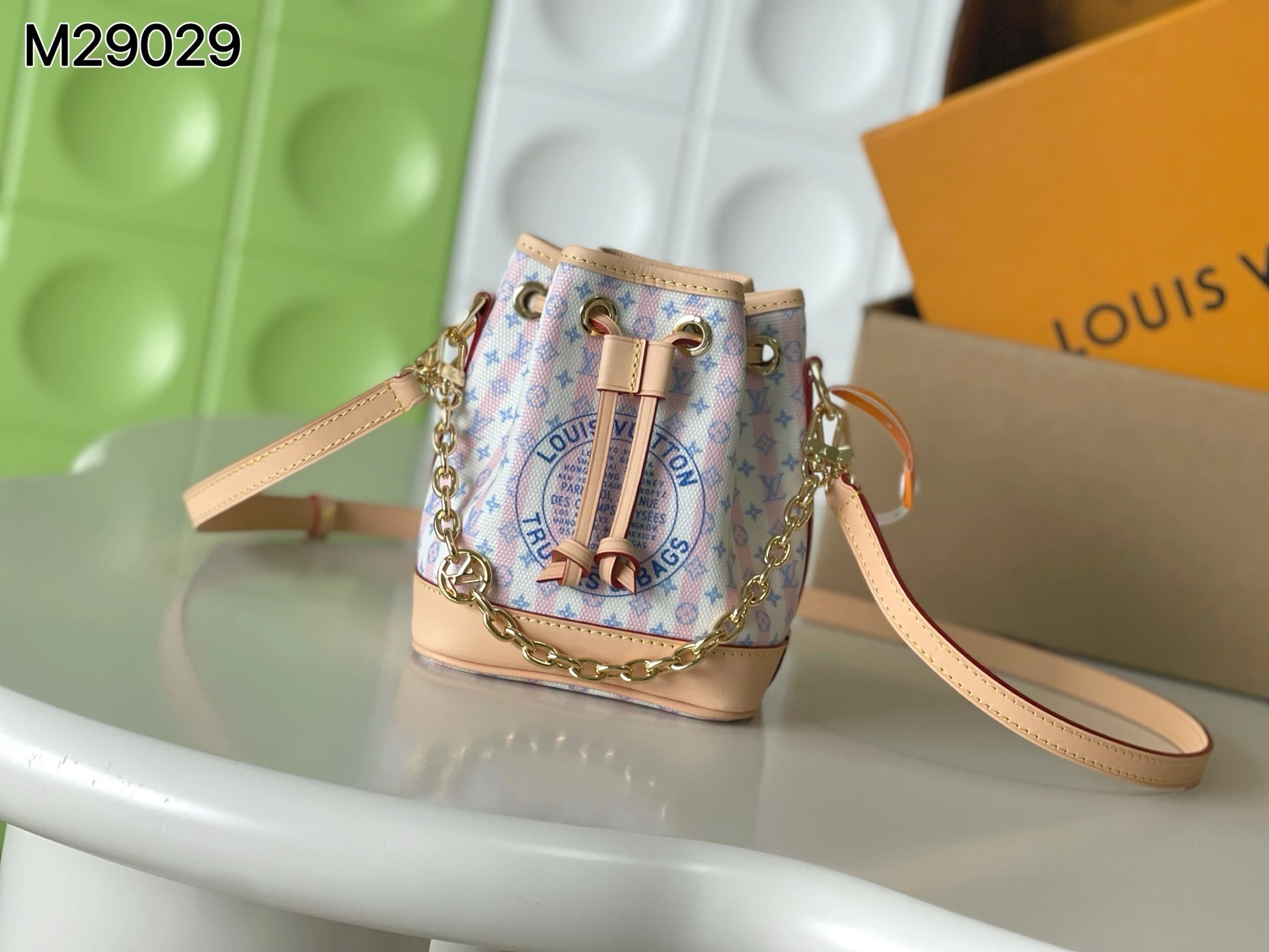 Nano No&eacute; Bucket Bag