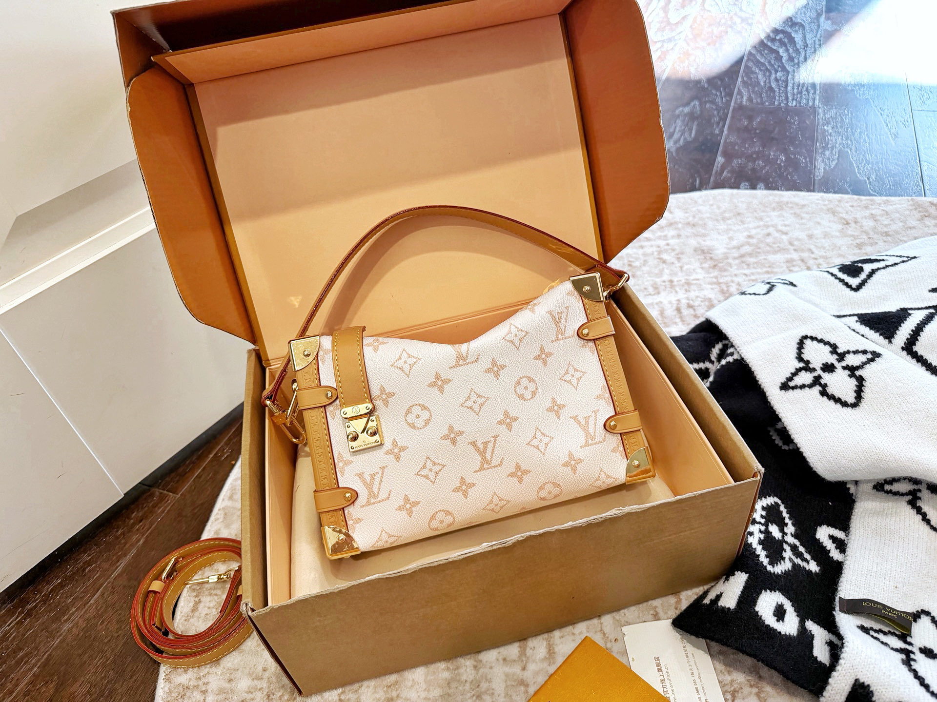 LV 26ss Ski Side trunk