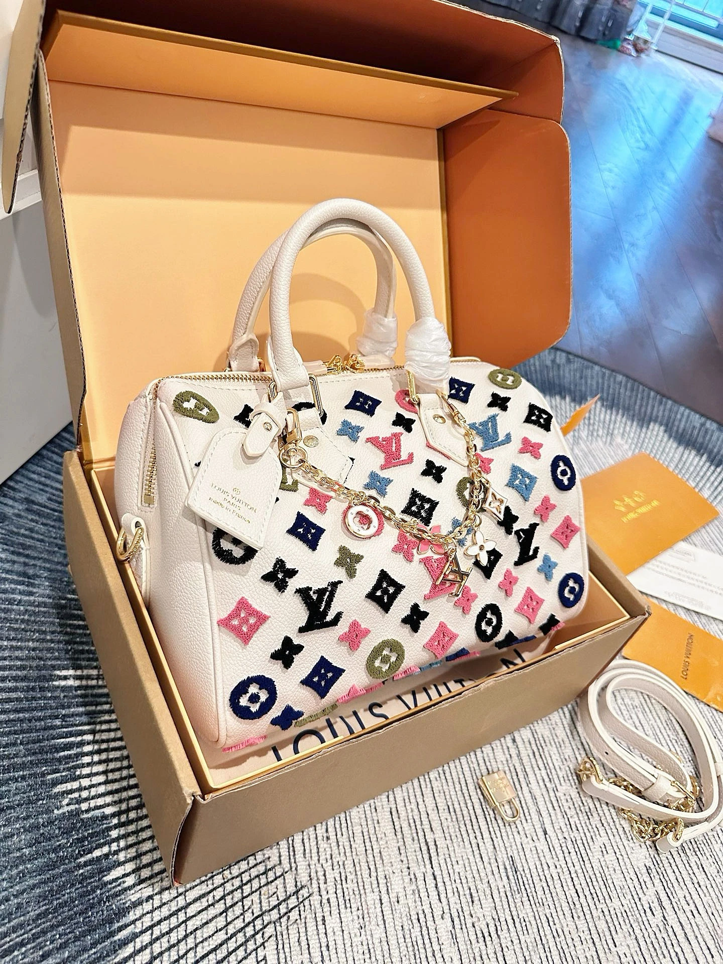 Louis Vuitton speedy