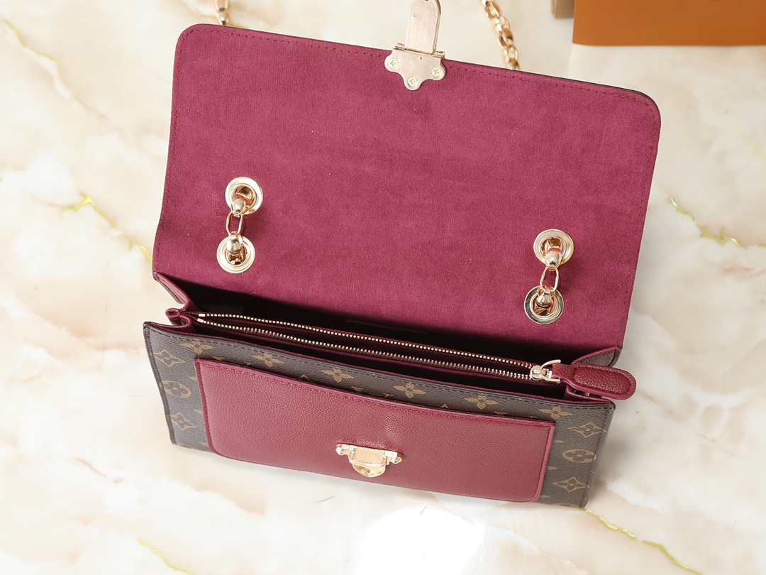 LV Victoire Chain Bag