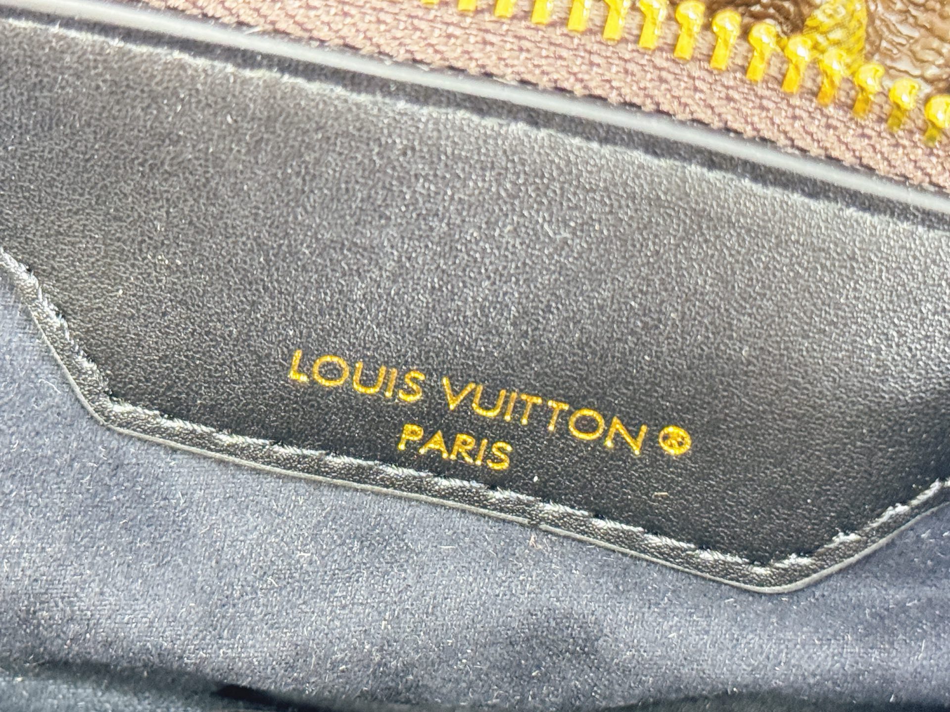 2026 Cruise POCHETTE SLING