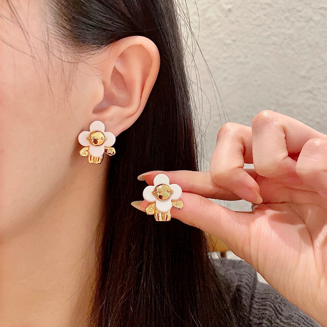 LV earring