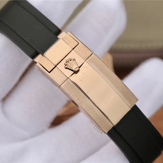 YACHT MASTER 1 GOLDEN DIAMOND DIAL RUBBER STRAP 40MM m126655-0005