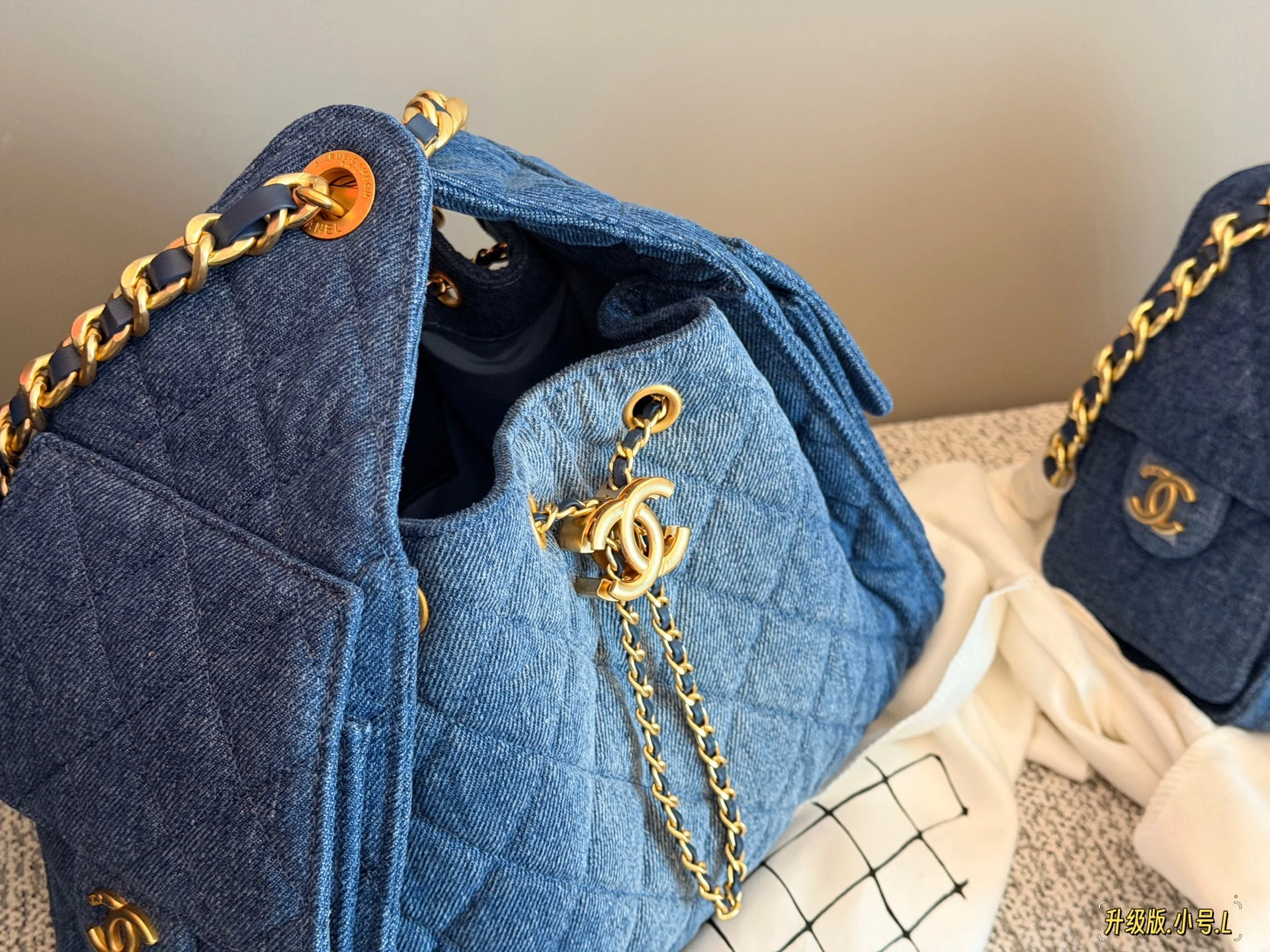 Chanel 25C hobo bag