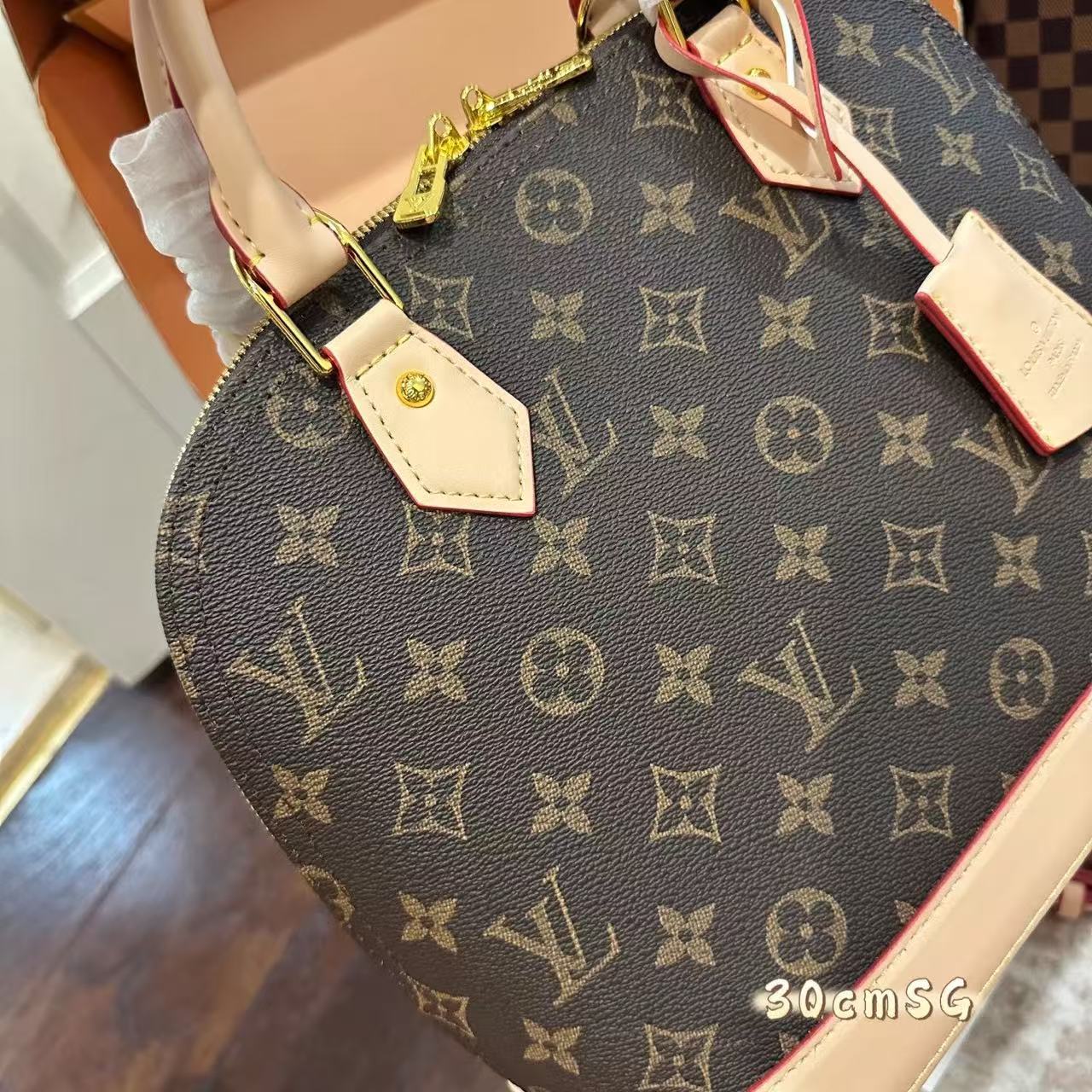 Louis Vuitton ALMA30