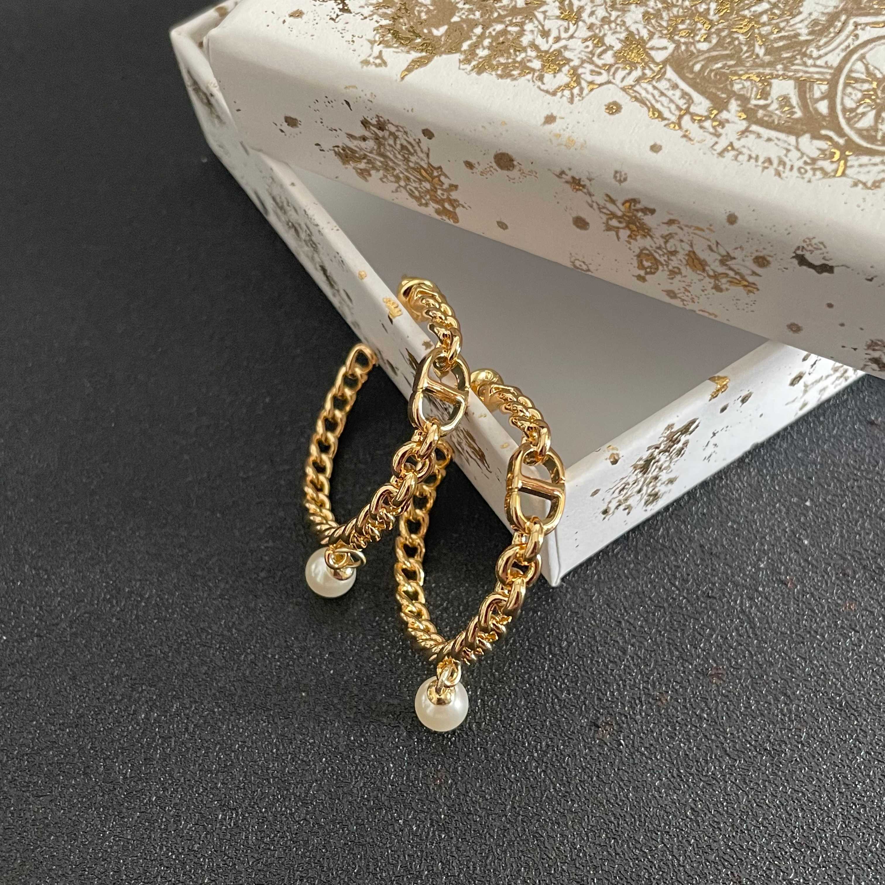 DIOR EARRING 50