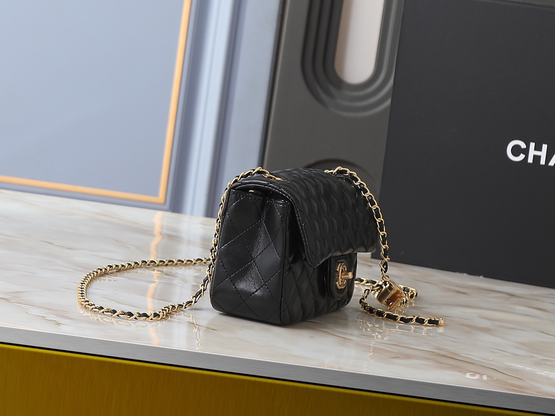 Chanel 25B Classic Flap