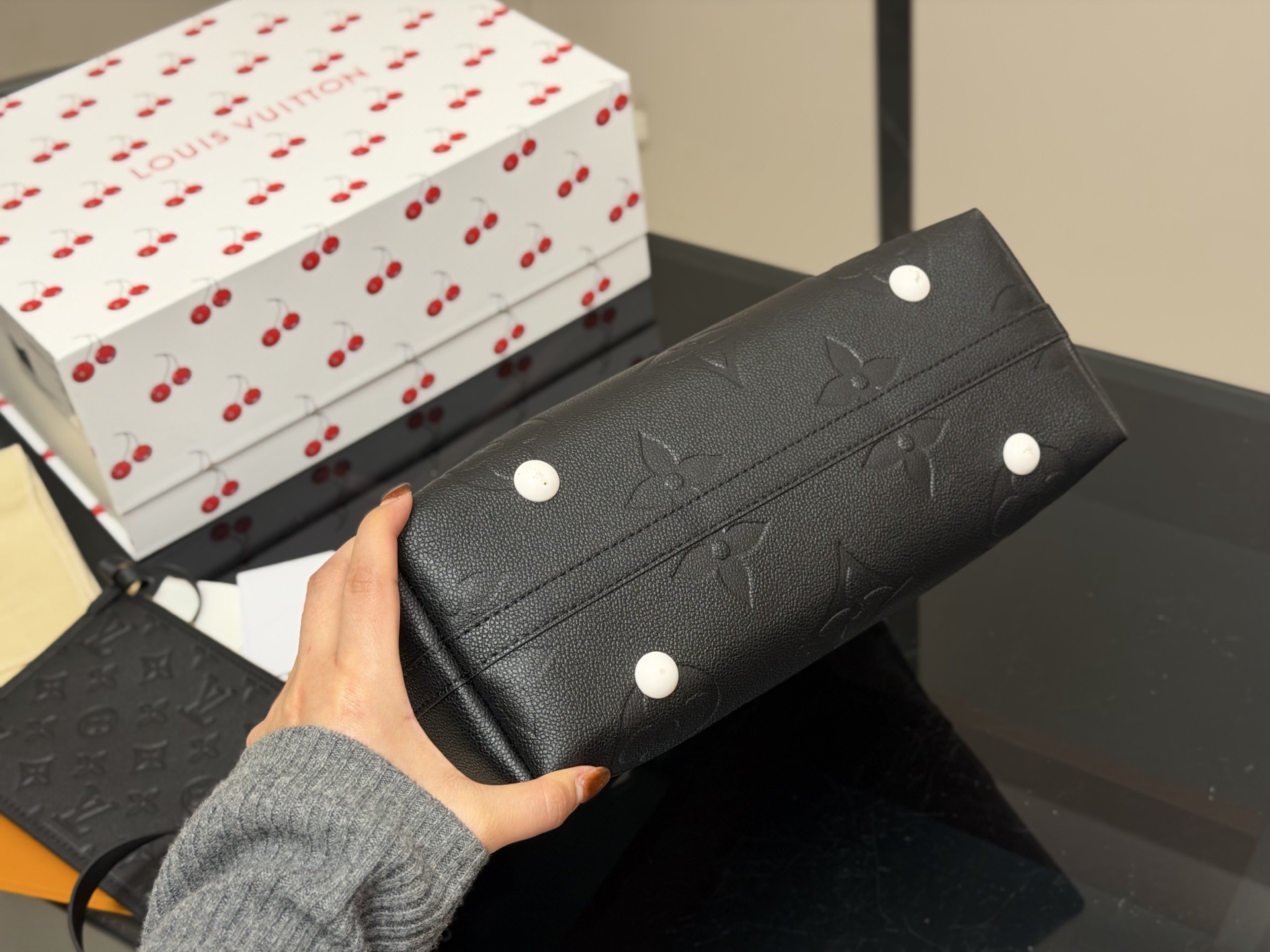 Lv CarryAll