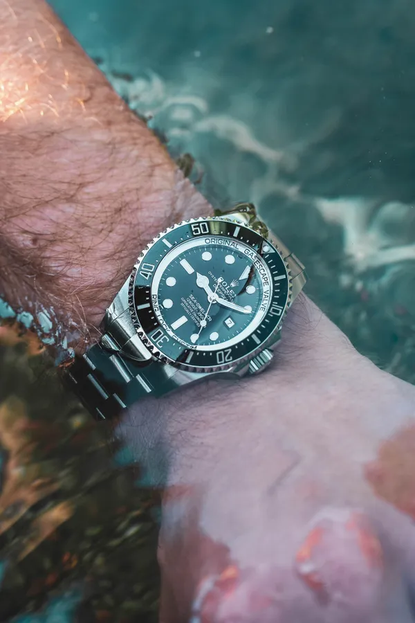 Rolex Sea Dweller Silver Black Dial 43mm m126600-0001