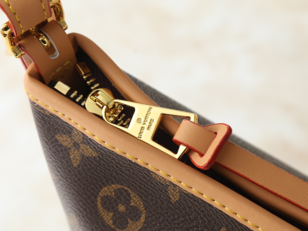 Carryall East West