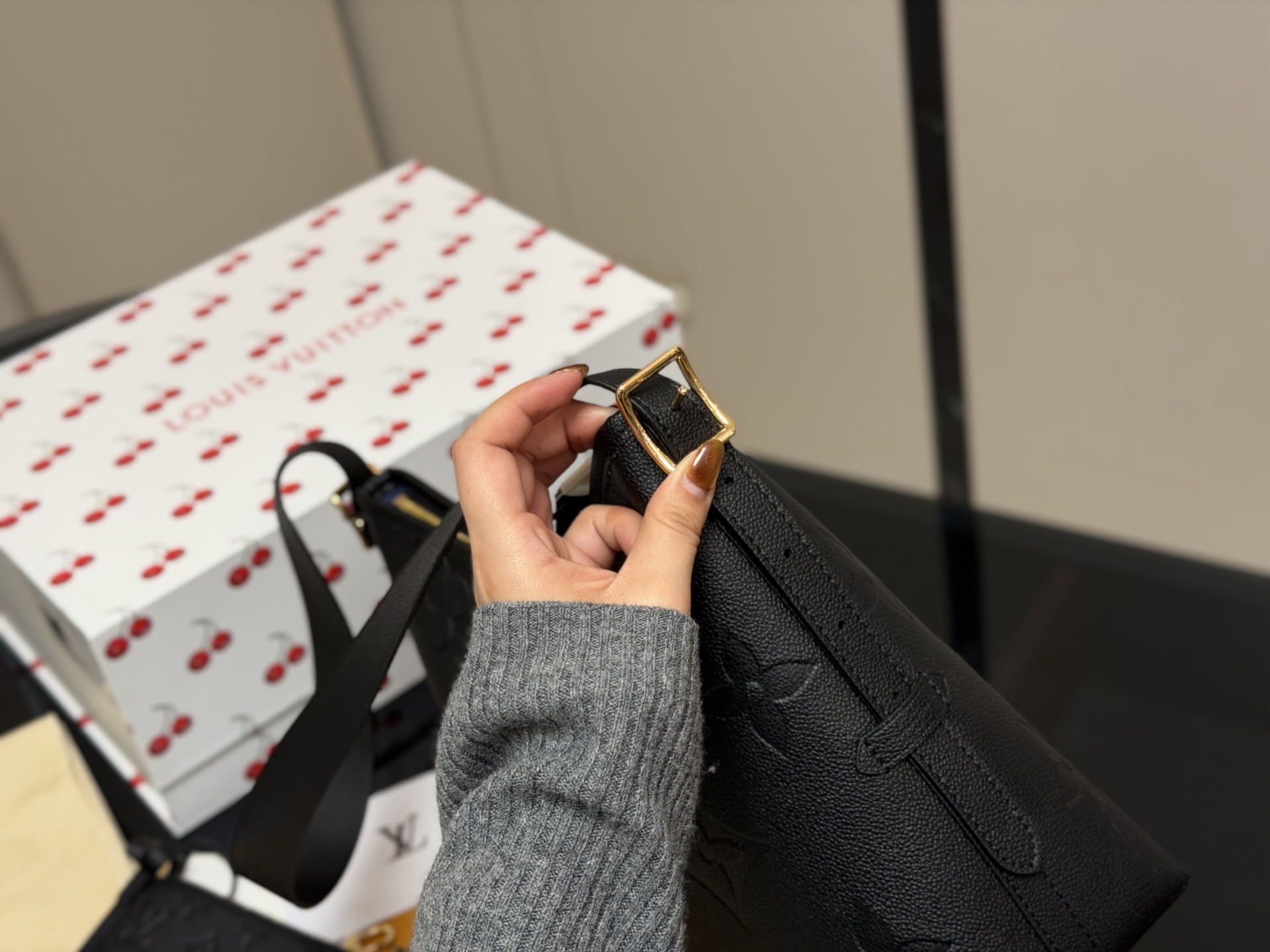 Lv CarryAll
