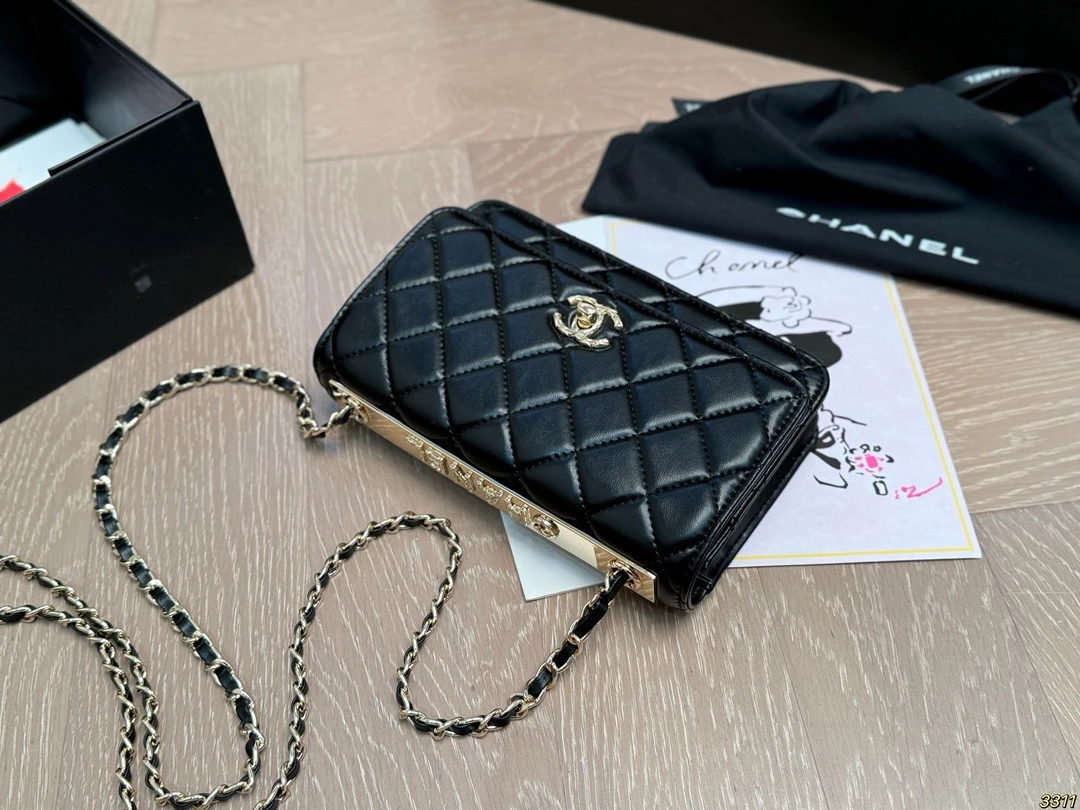Chanel Trendy Woc