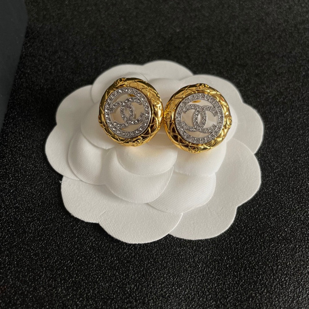 Chanel Earring 11