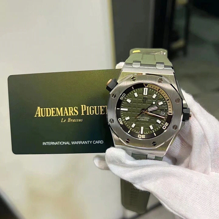 Royal Oak Offshore Diver's Watch Ref. 15720ST(AAAAA Version)
