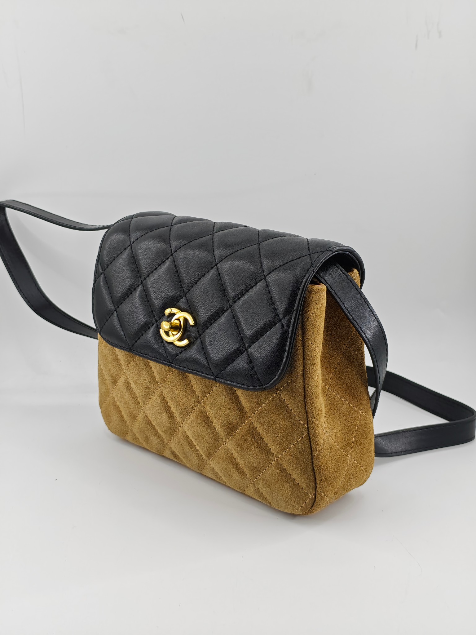 Chanel 25a Crossbody Bag