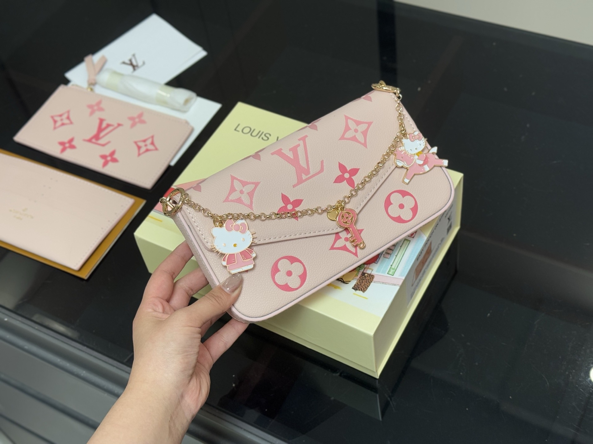 LV Felicie Pochette