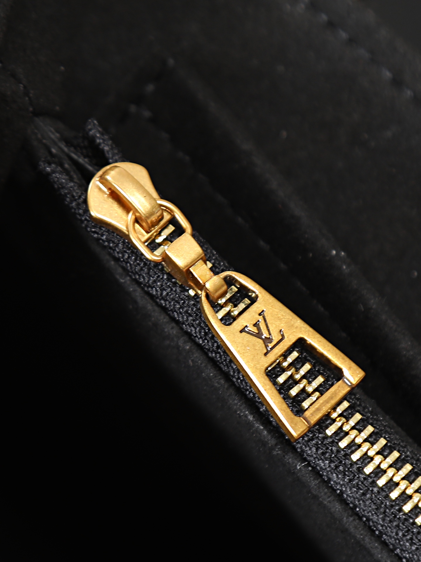 LV NEW WAVE