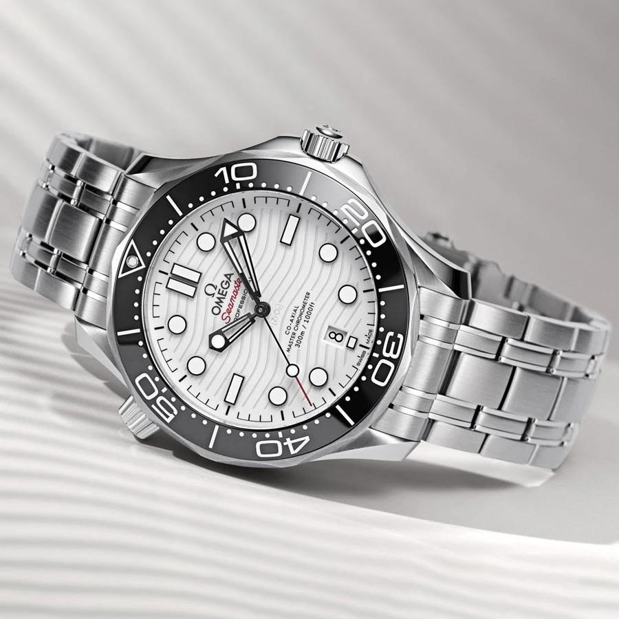 DIVER 300M CO‑AXIAL MASTER CHRONOMETER 42 MM-210.30.42.20.04.001