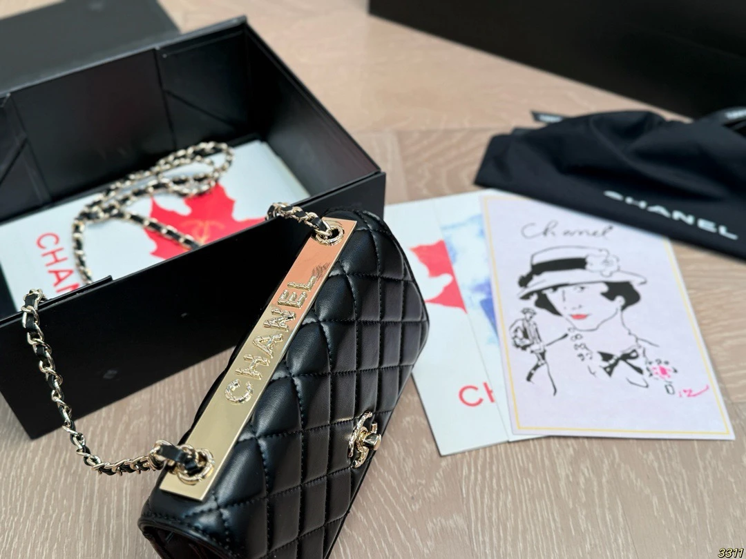 Chanel Trendy Woc