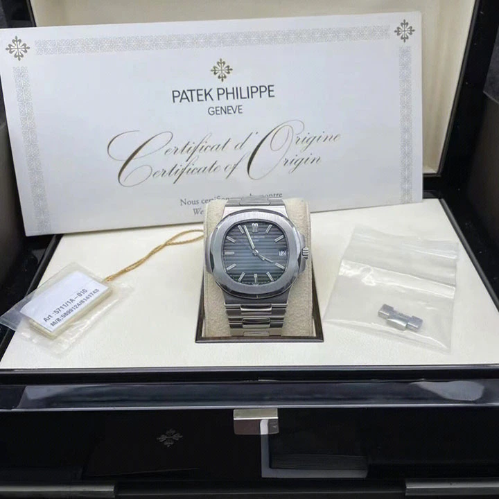 Patek Philippe Nautilus 5711/1A 010
