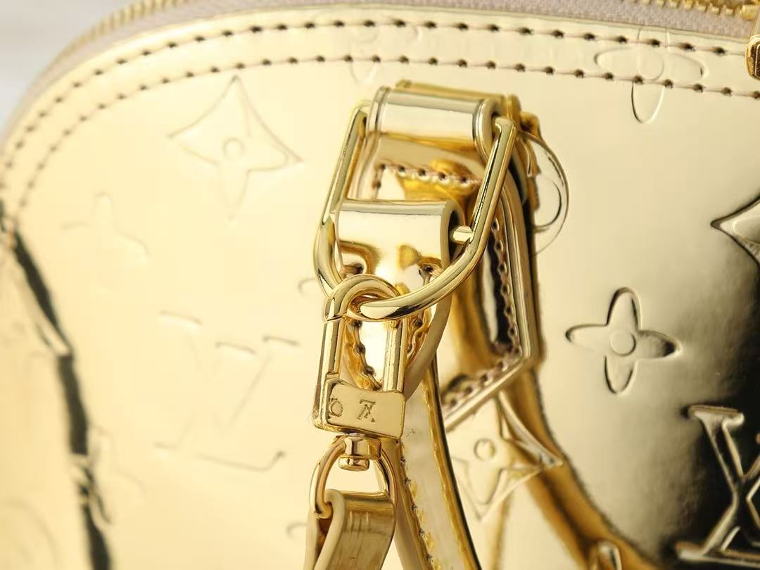 Louis Vuitton ALMA 32