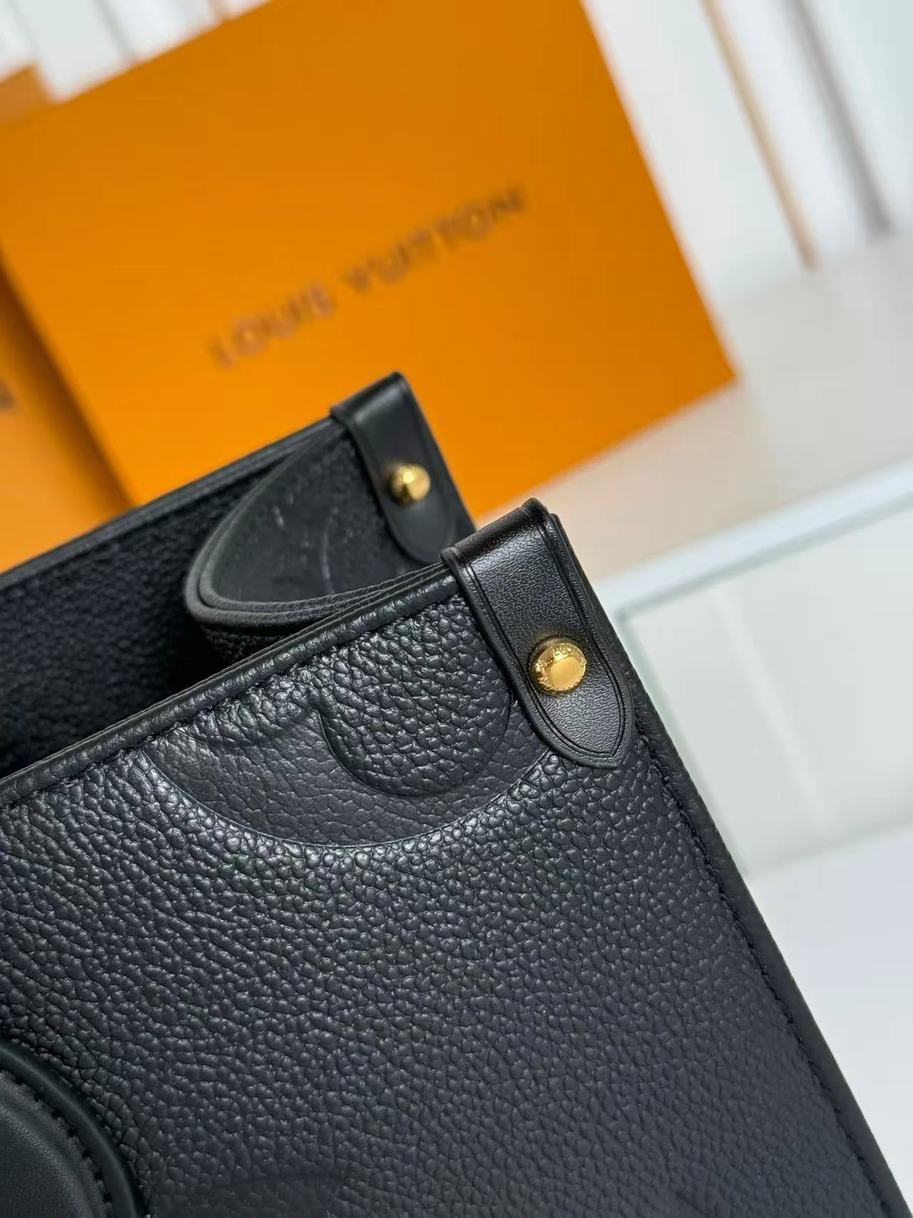 LV Onthego