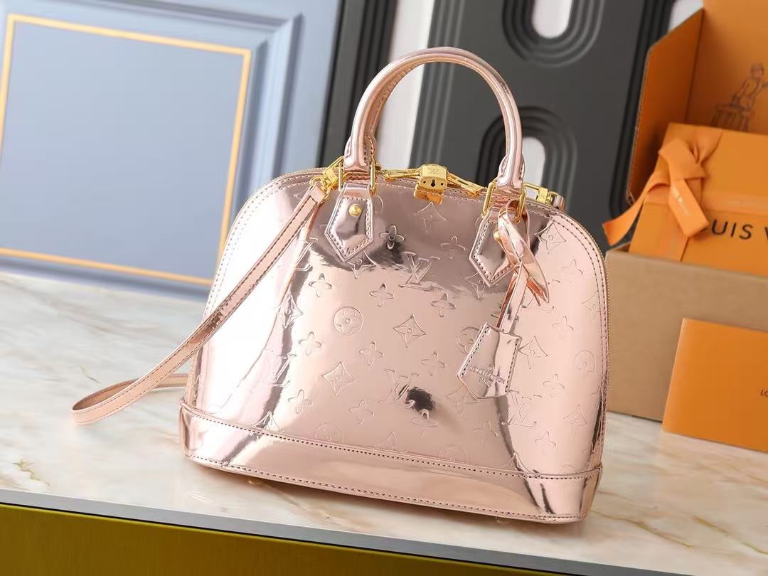 Louis Vuitton ALMA 32