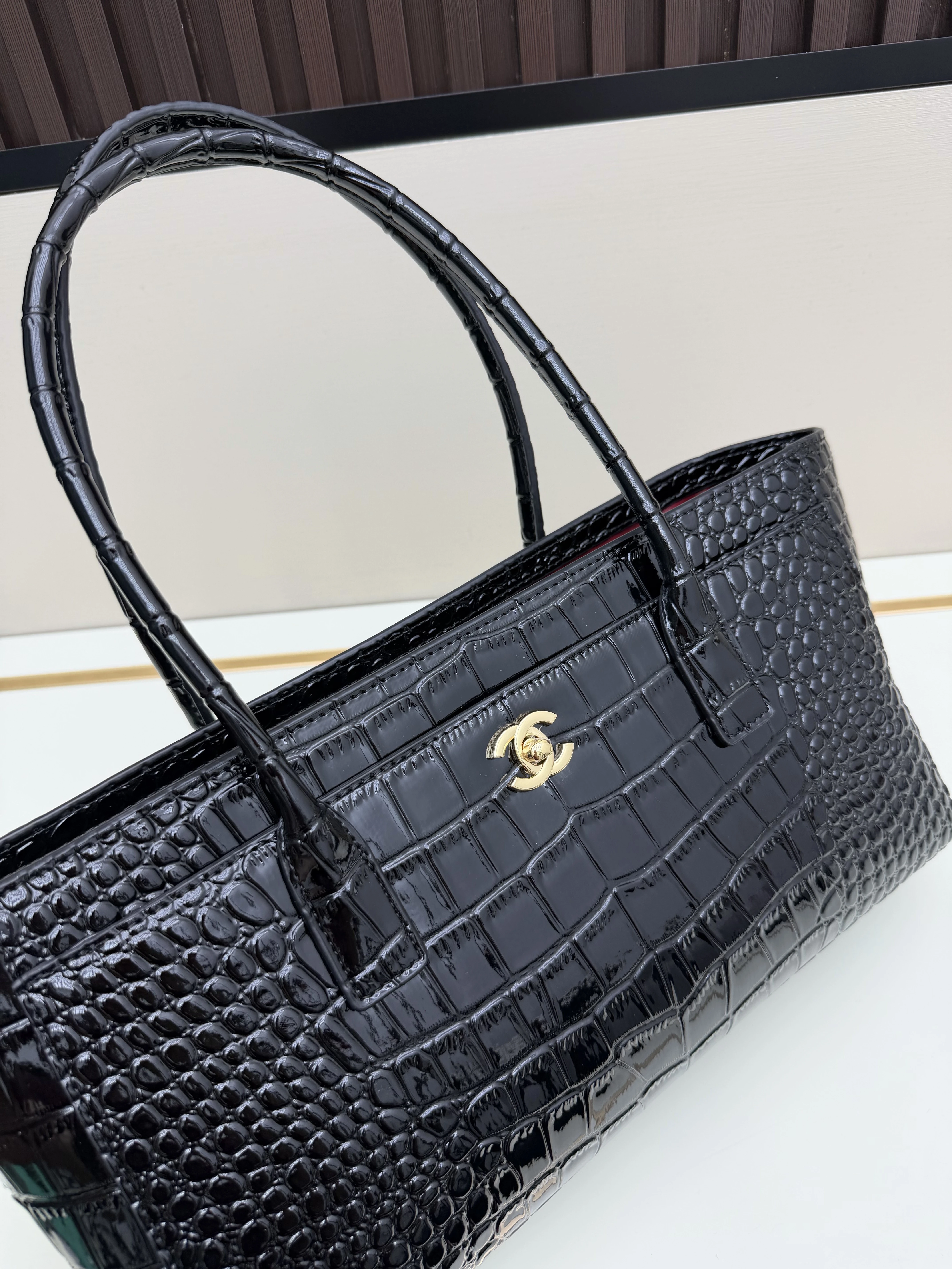 Chanel 2026 SS Crocodile Cowhide Tote Bag