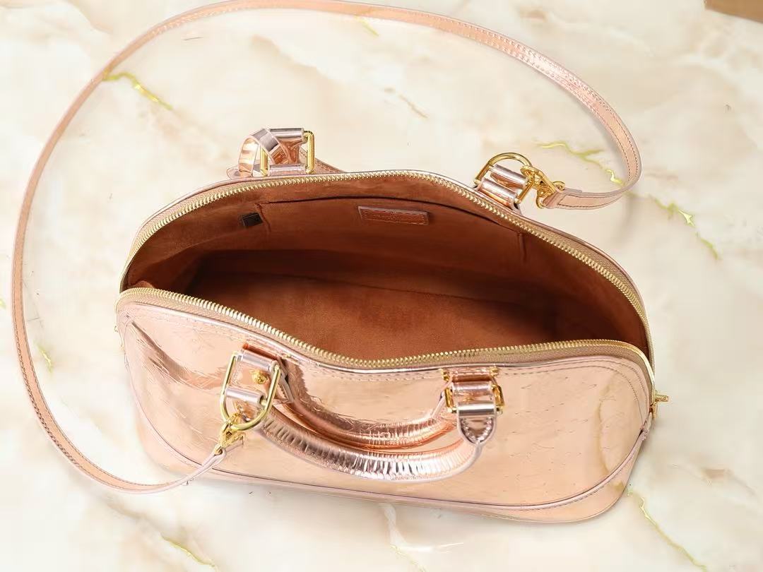 Louis Vuitton ALMA 32