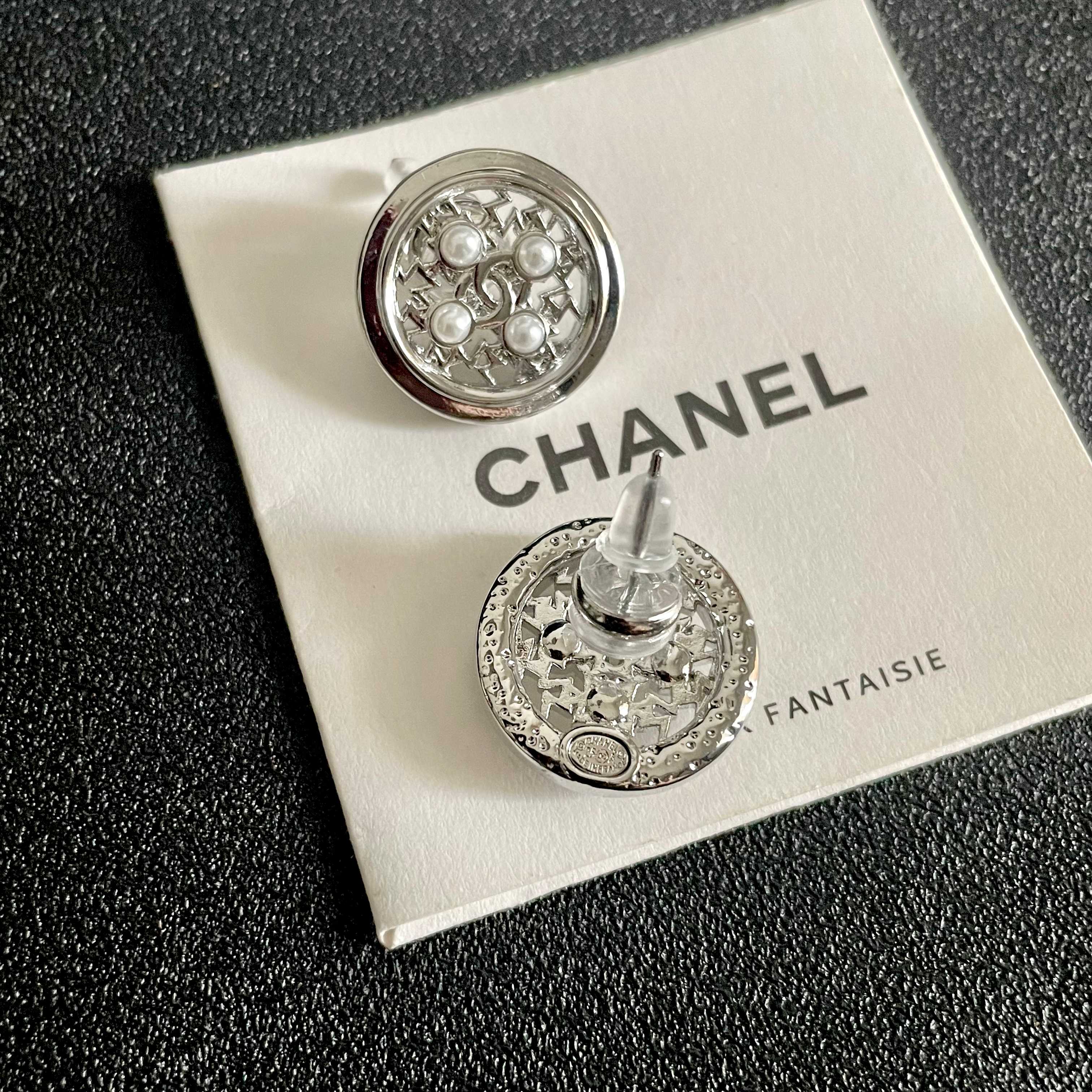 Chanel Earring 16