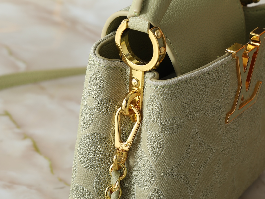 LV Capucines