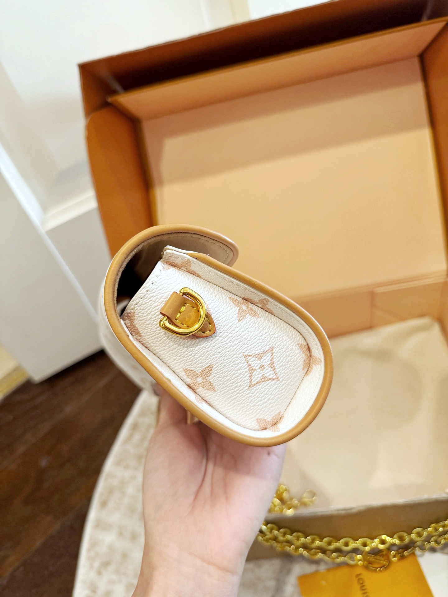 LV Pochette Camille
