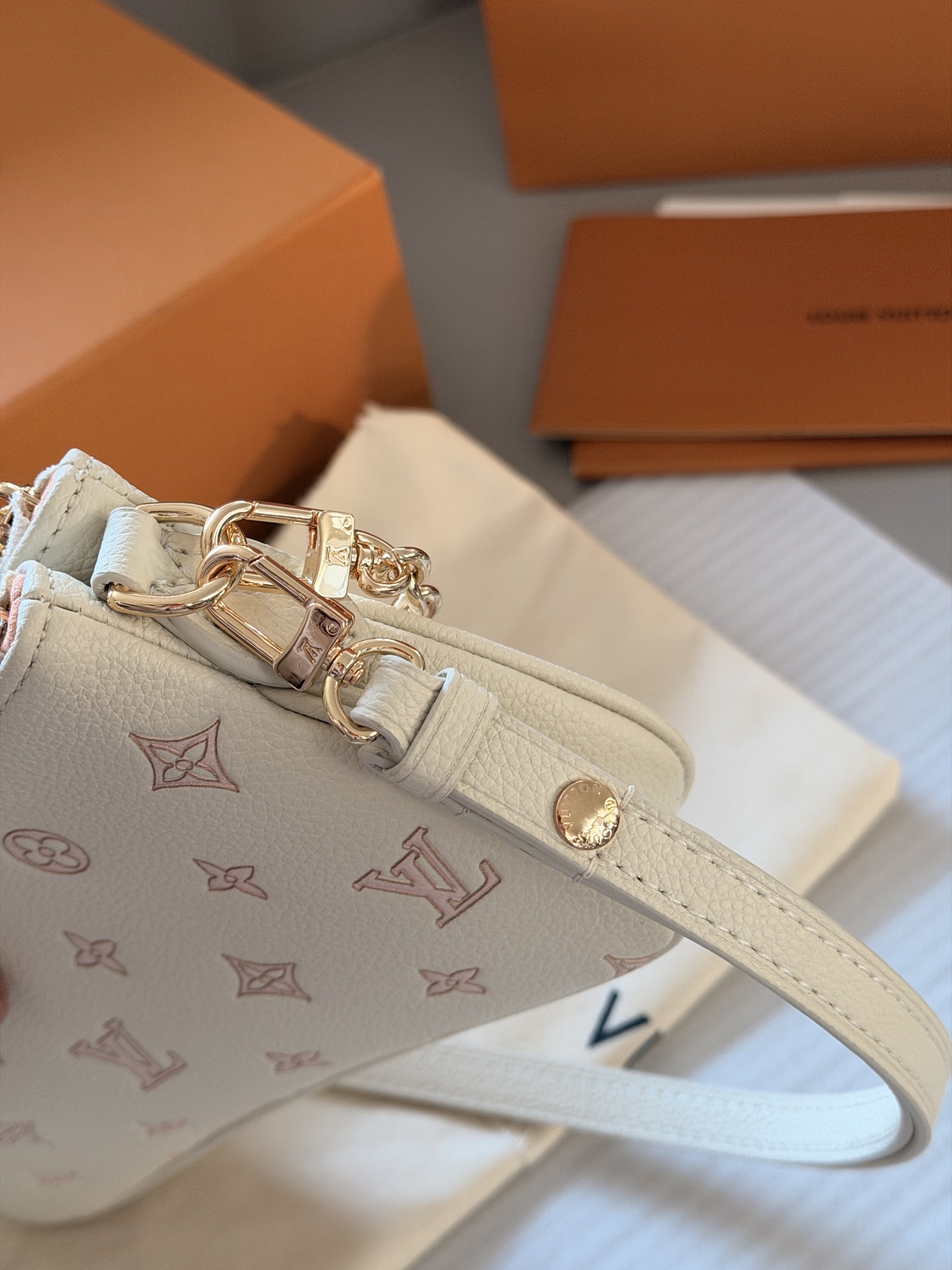 Liv Pochette