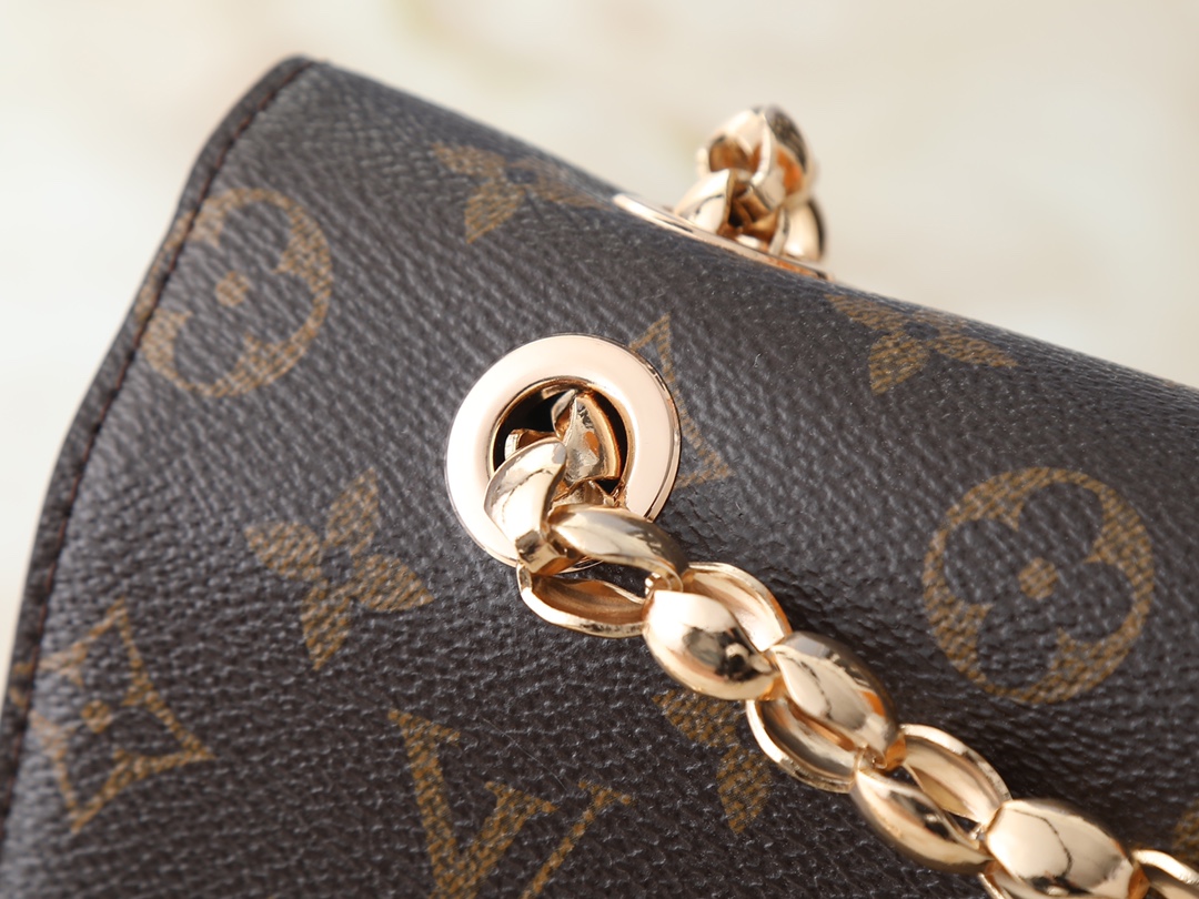 LV Victoire Chain Bag