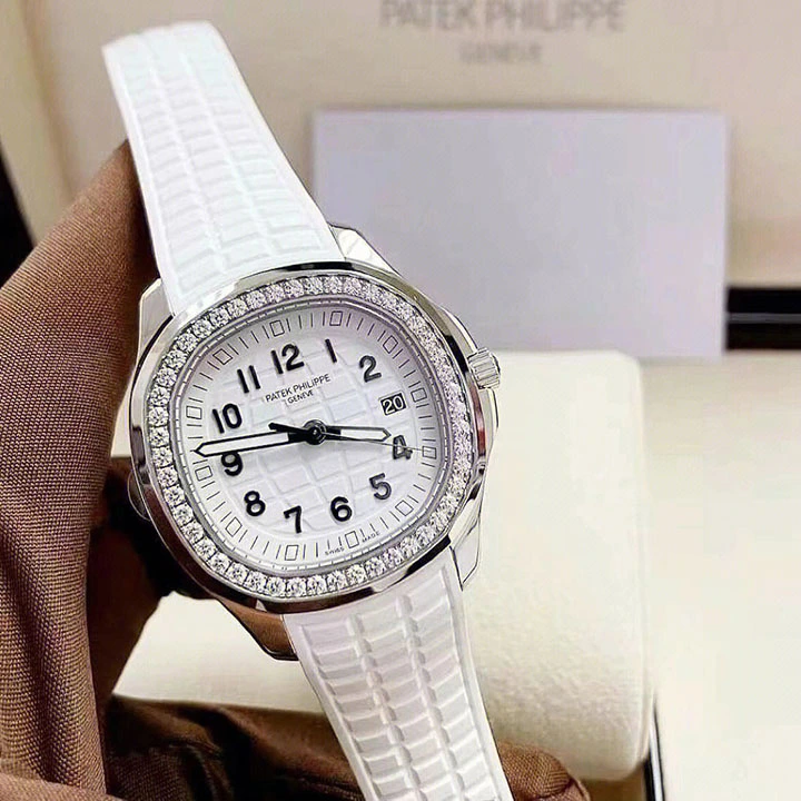 5267/200A-Patek Philippe AQUANAUT