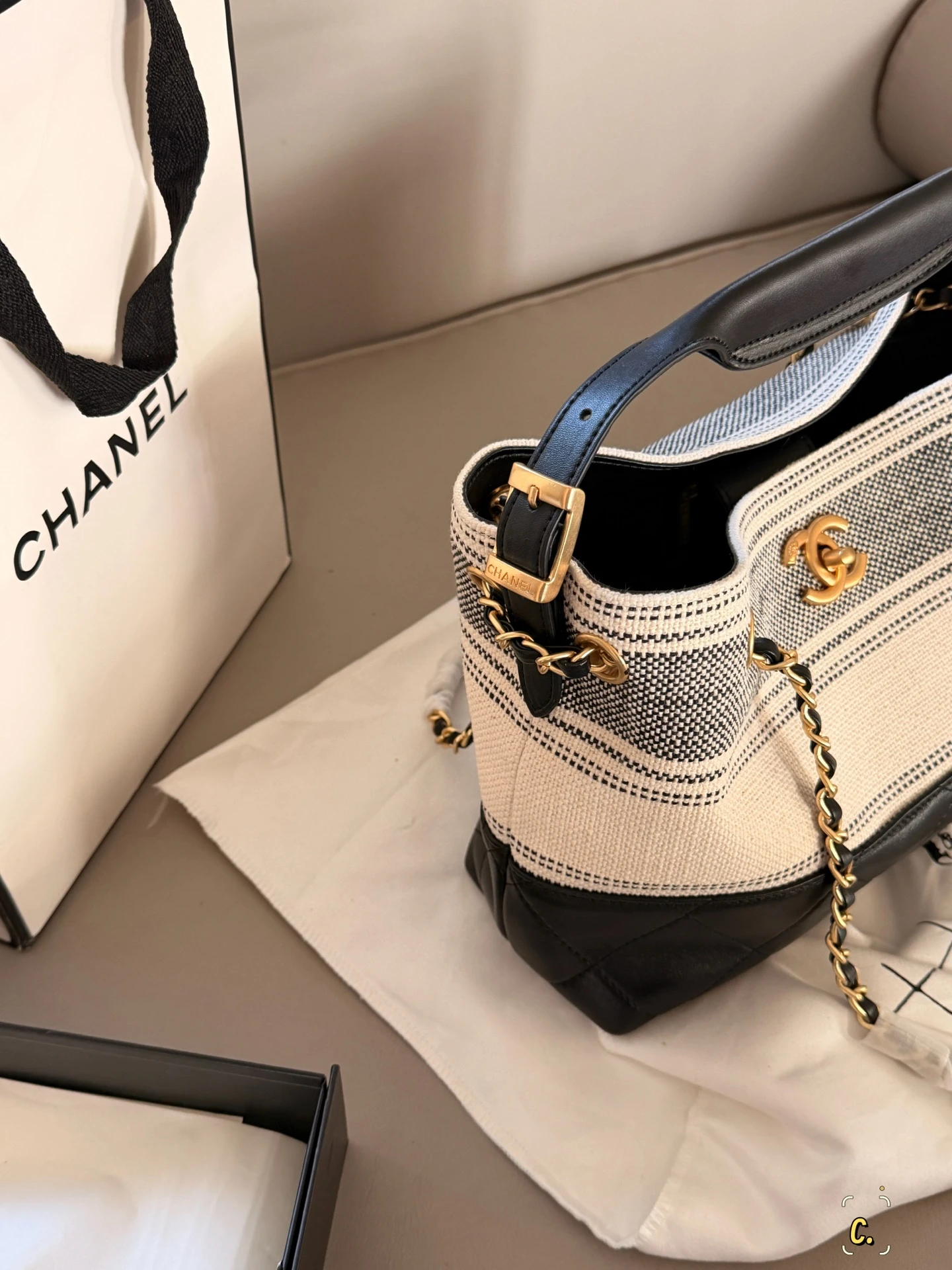 Chanel 25A Chain Bag