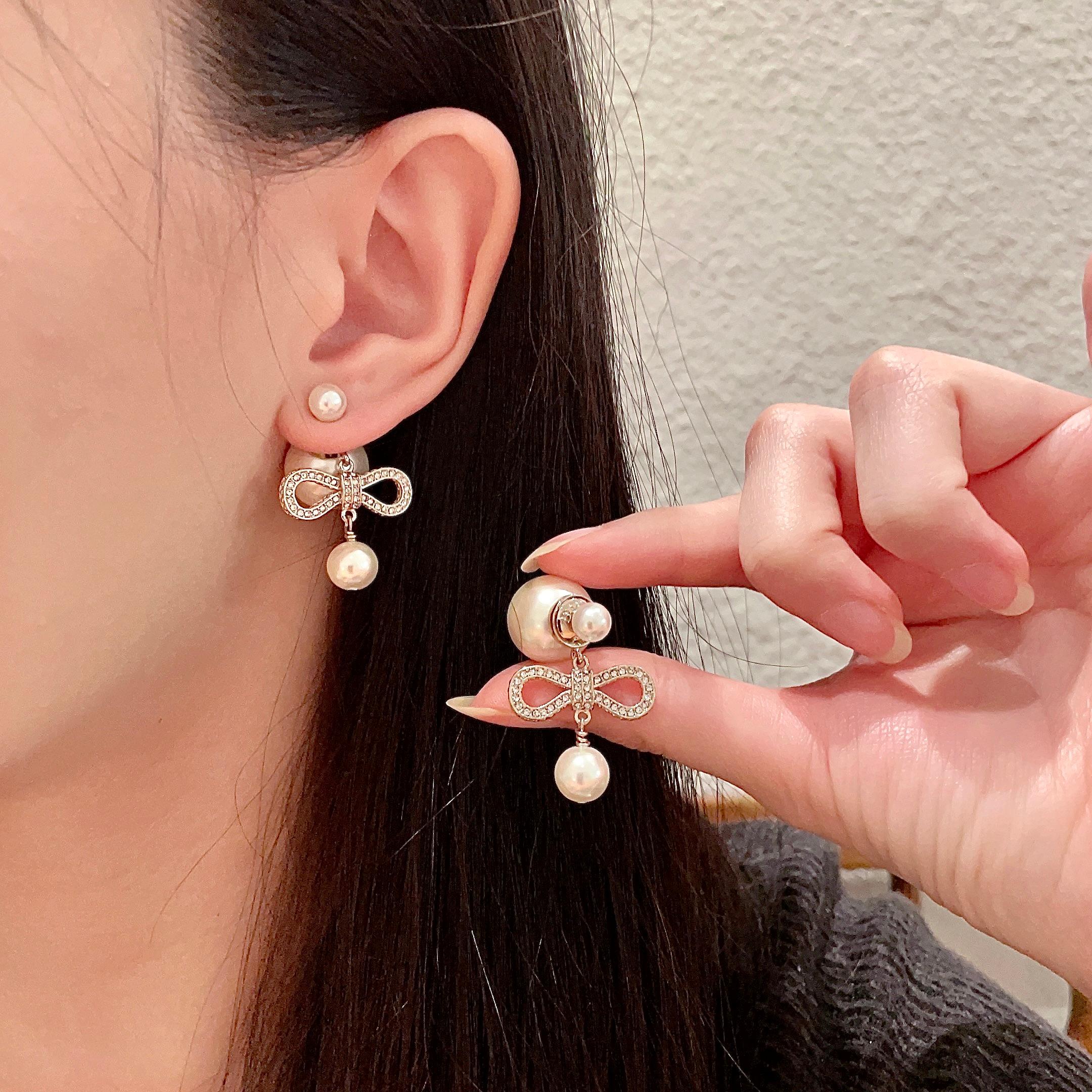 DIOR EARRING 70