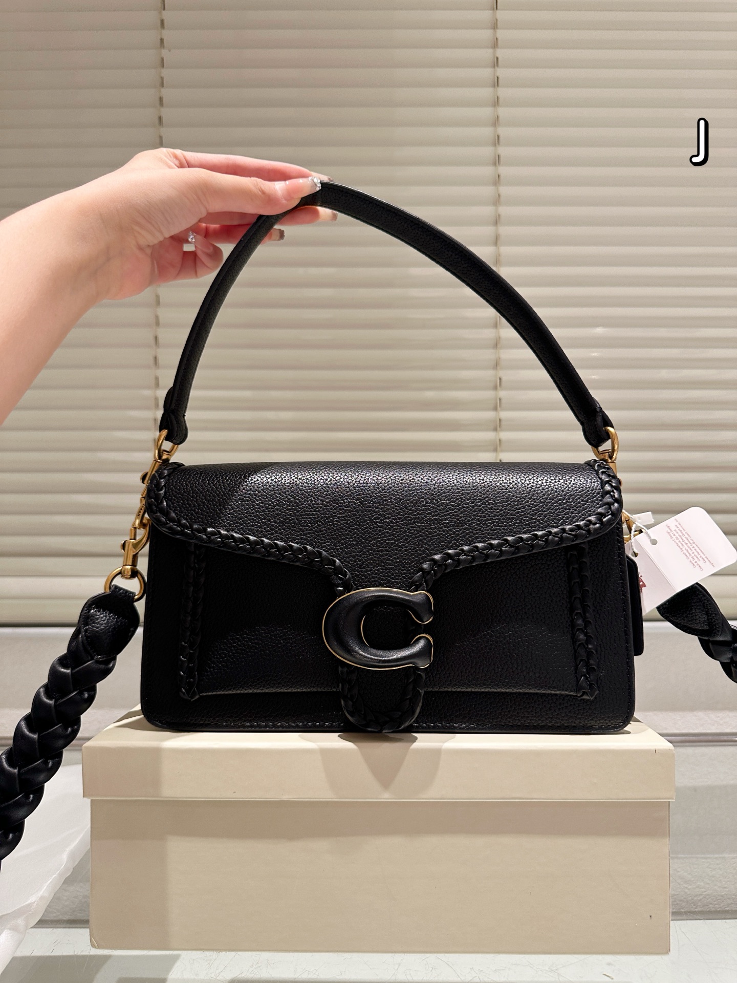 coach tabby handle bag