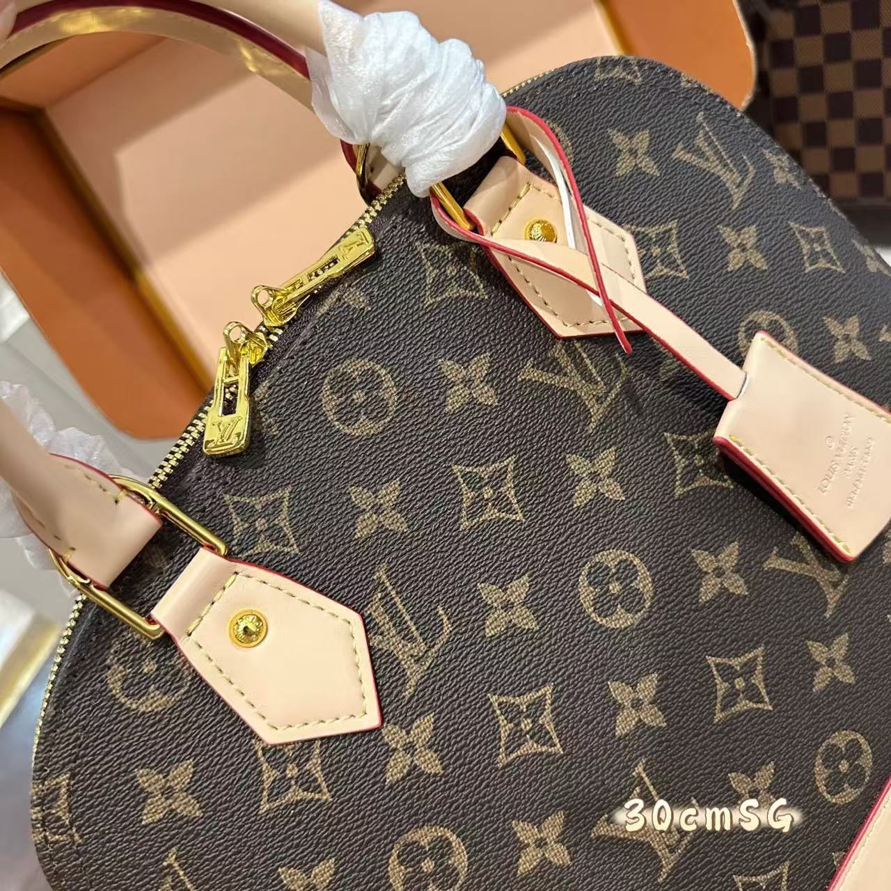 Louis Vuitton ALMA30