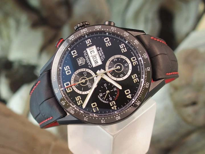 TAG HEUER CARRERA Automatic Chronograph - Diameter 43 mm CV2A81.FC6237