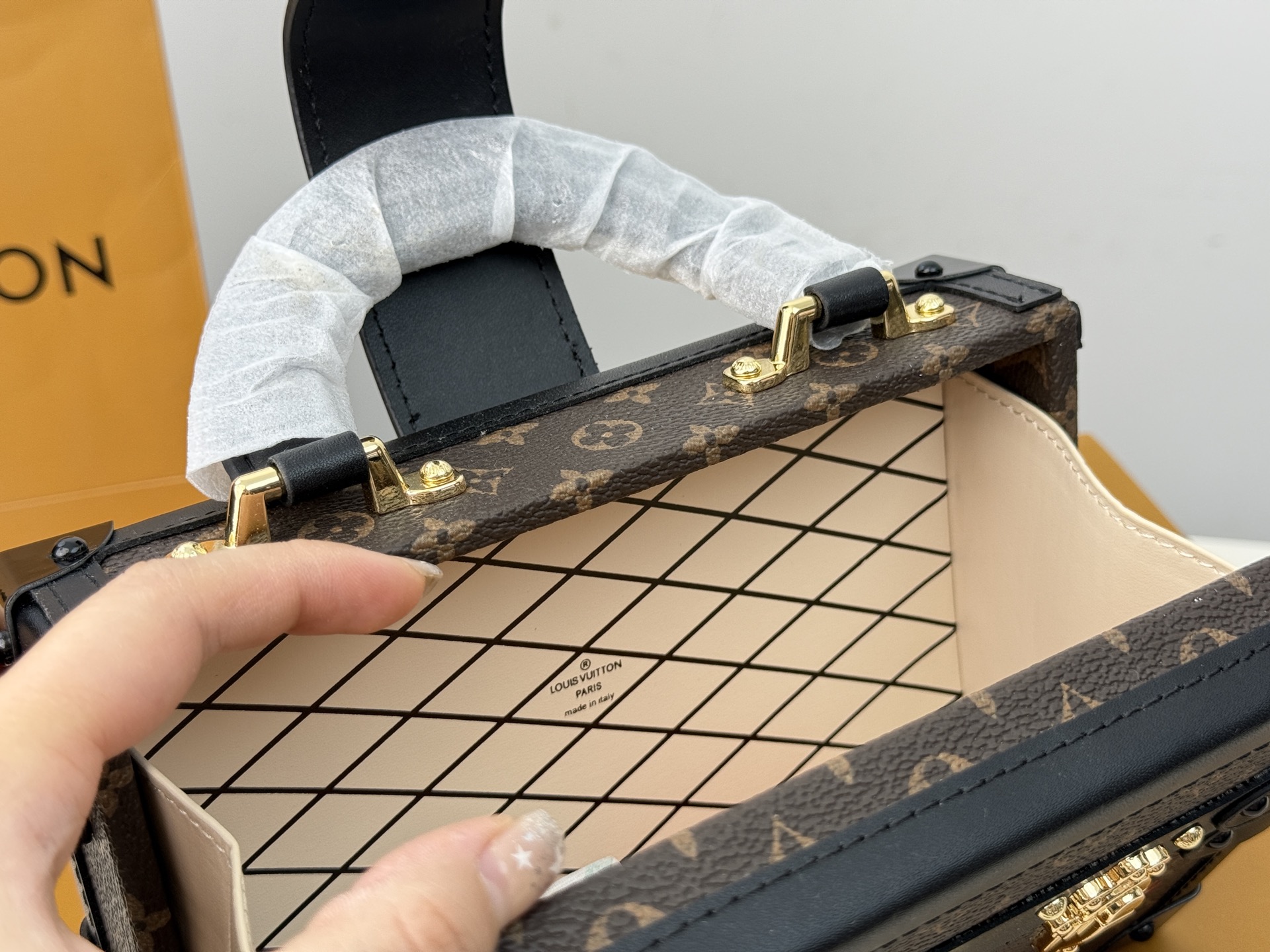 LV SOFT TRUNK