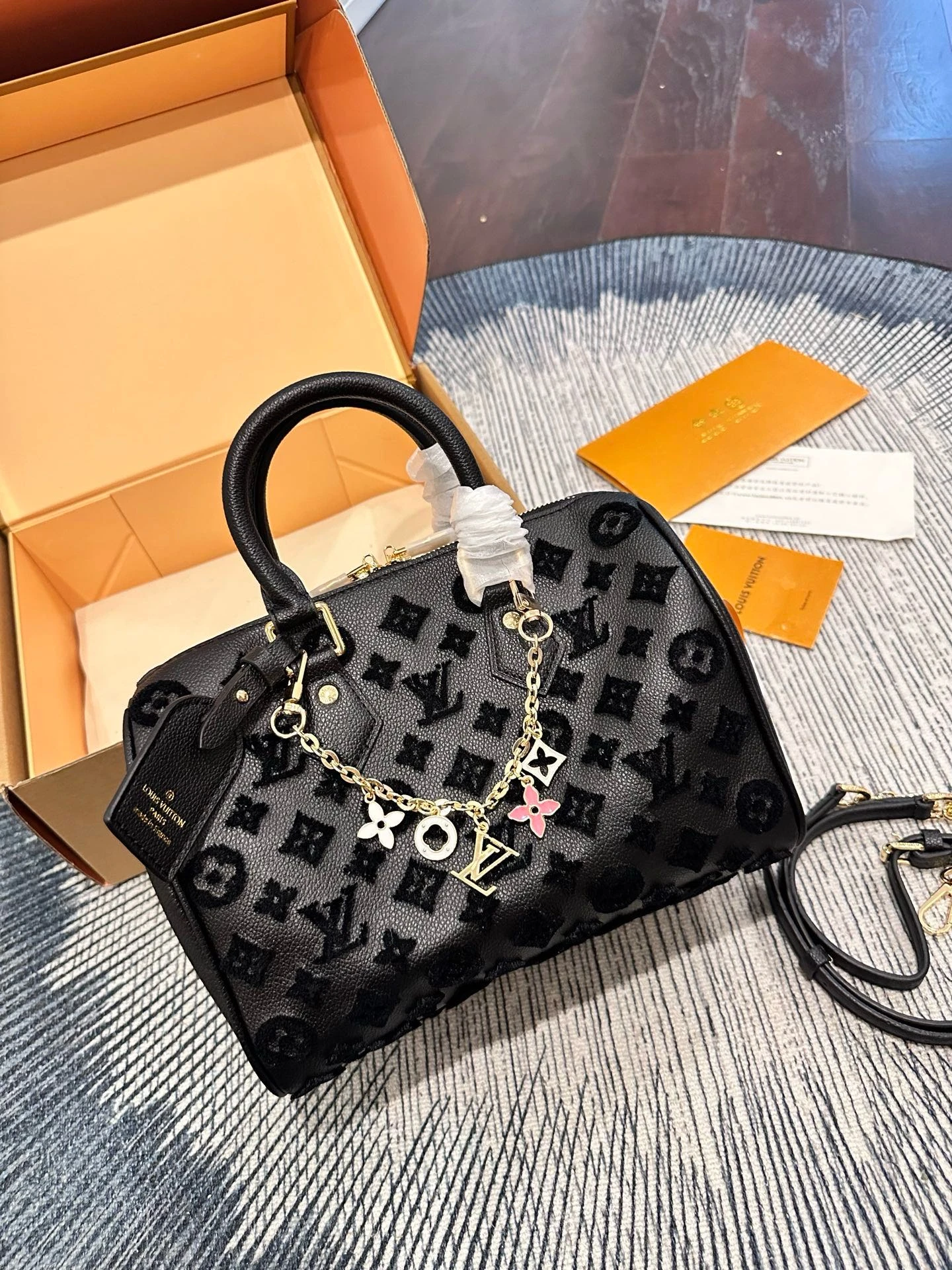 Louis Vuitton speedy