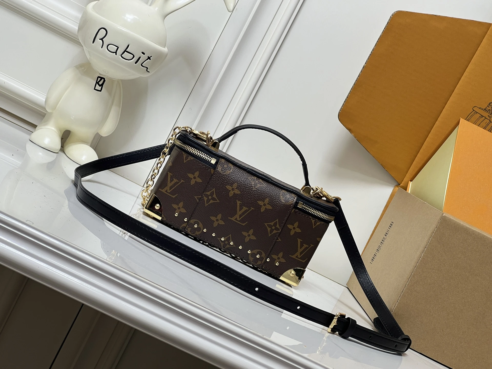 VANITY POUCH TRUNK
